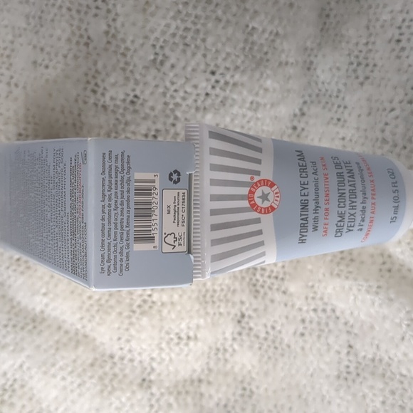 First Aid Beauty Hydrating Eye Cream with Hyaluronic Acid, 15ml/0.50fl oz - Picture 3 of 11